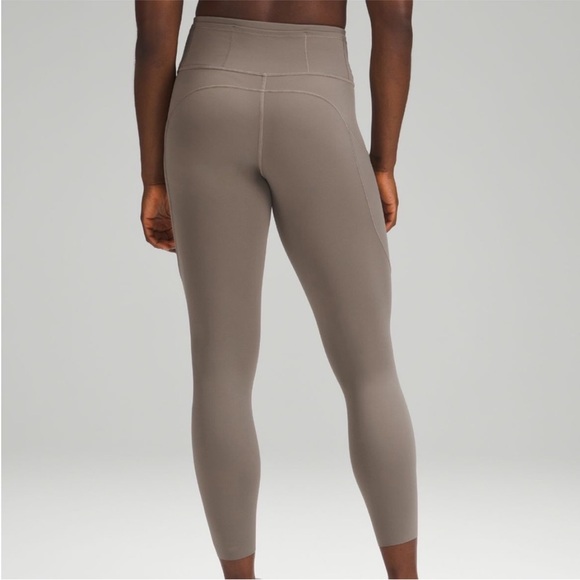 NWT Lululemon fast and free HR tight 25” in carbon dust - Picture 4 of 8